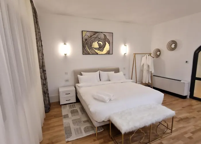 Rokebea Luxury