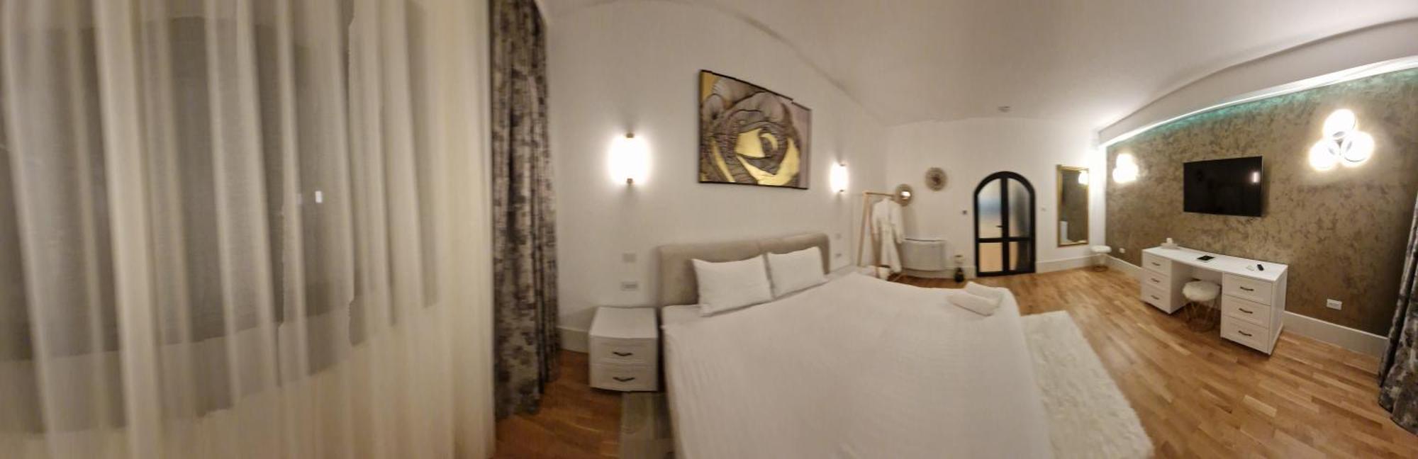 Rokebea Luxury