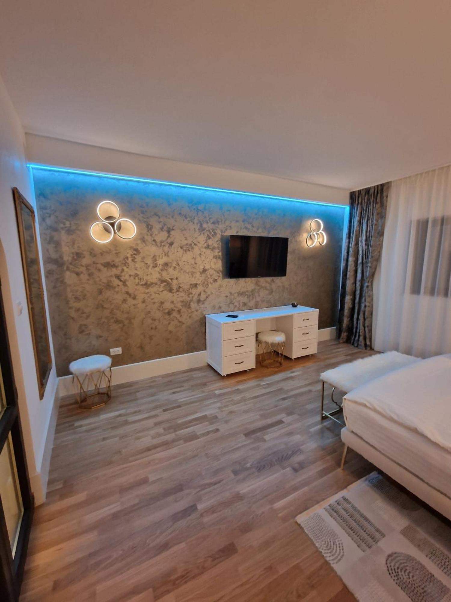Rokebea Luxury *